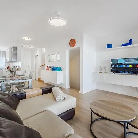 Belvedere Sea View Townhouse - Private Terrace, Bbq & Pool Ferienhaus