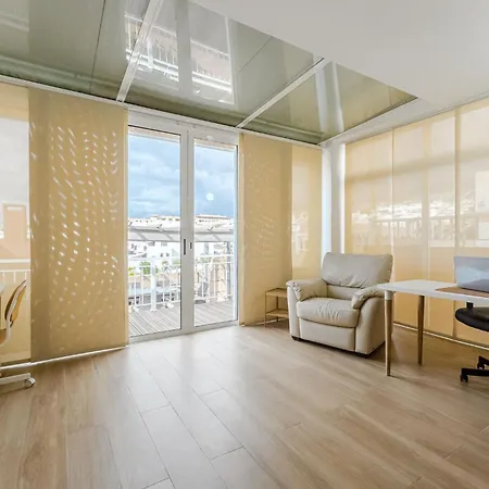Vakantiehuis Belvedere Sea View Townhouse - Private Terrace, Bbq&pool