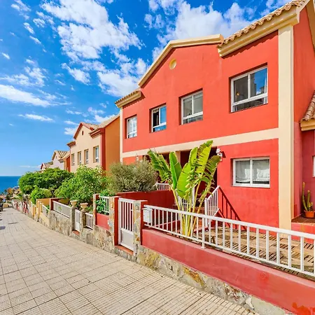 Vakantiehuis Belvedere Sea View Townhouse - Private Terrace, Bbq&pool *
